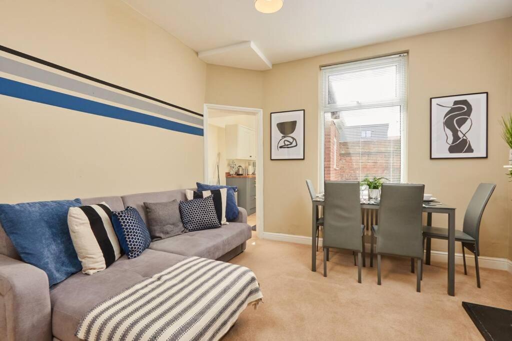 Delightful Central York House Exterior photo